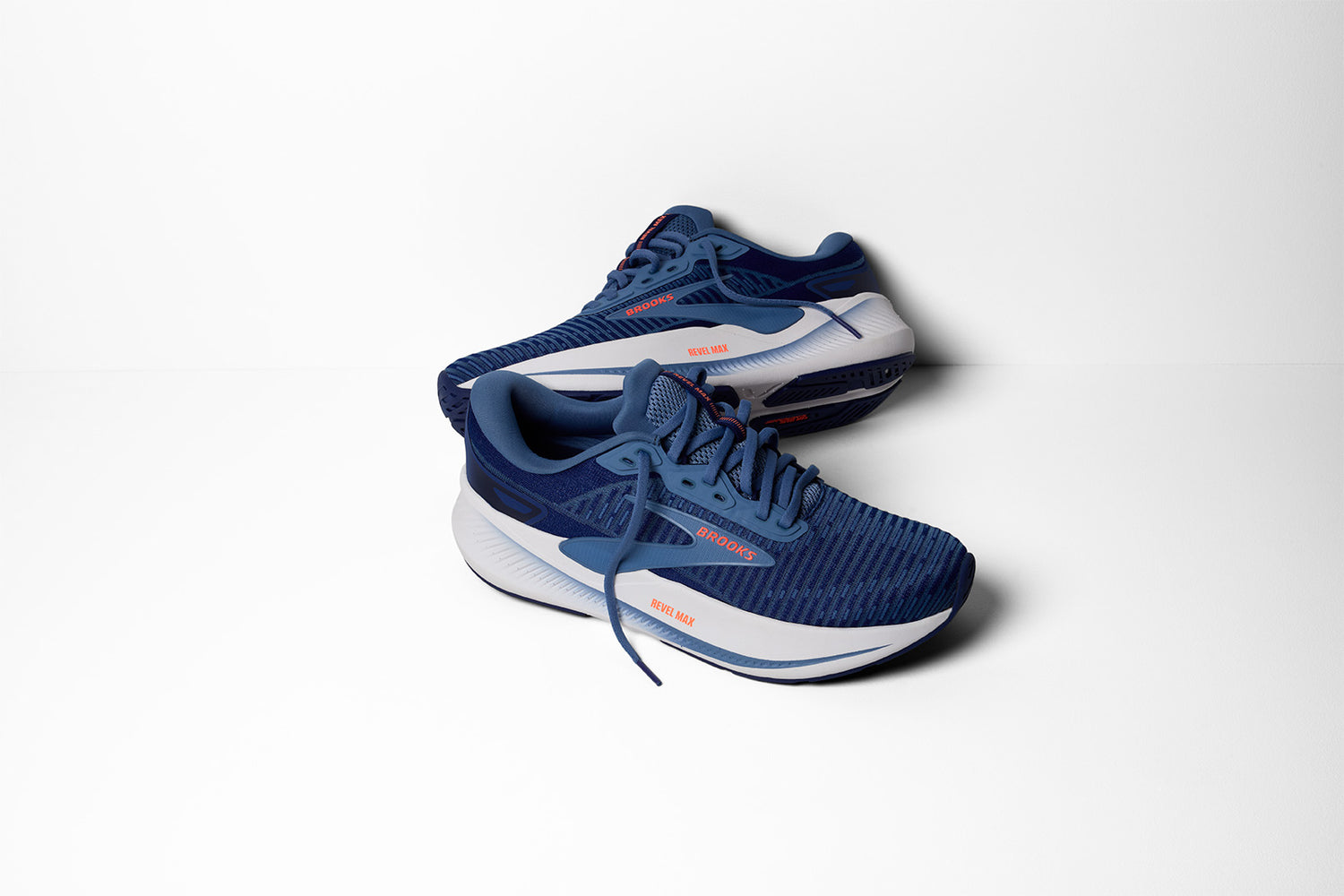 BROOKS REVEL MAX -
497  Beacon Blue/Moonlight/Orange