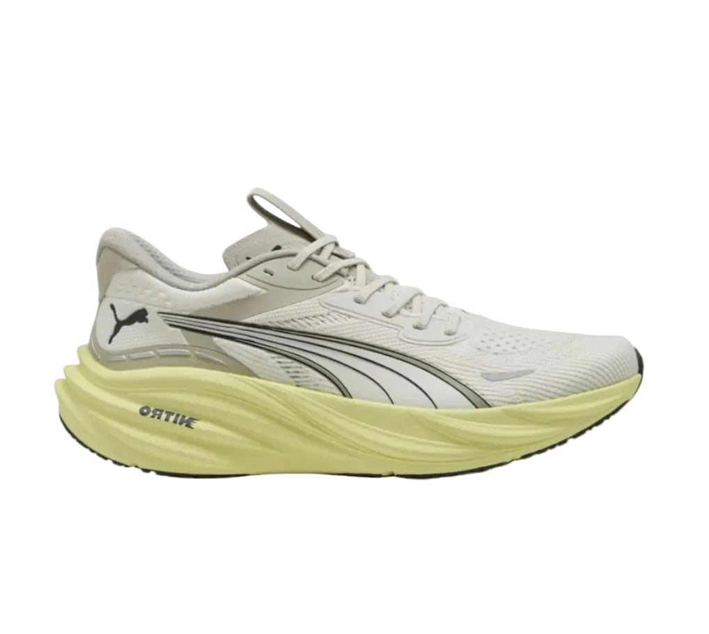 PUMA Magnify NITRO 3,Alpine Snow-Desert Dust