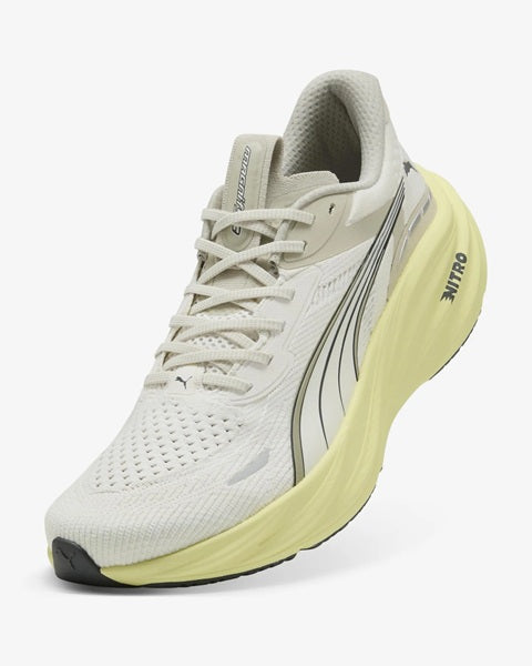 PUMA Magnify NITRO 3,Alpine Snow-Desert Dust