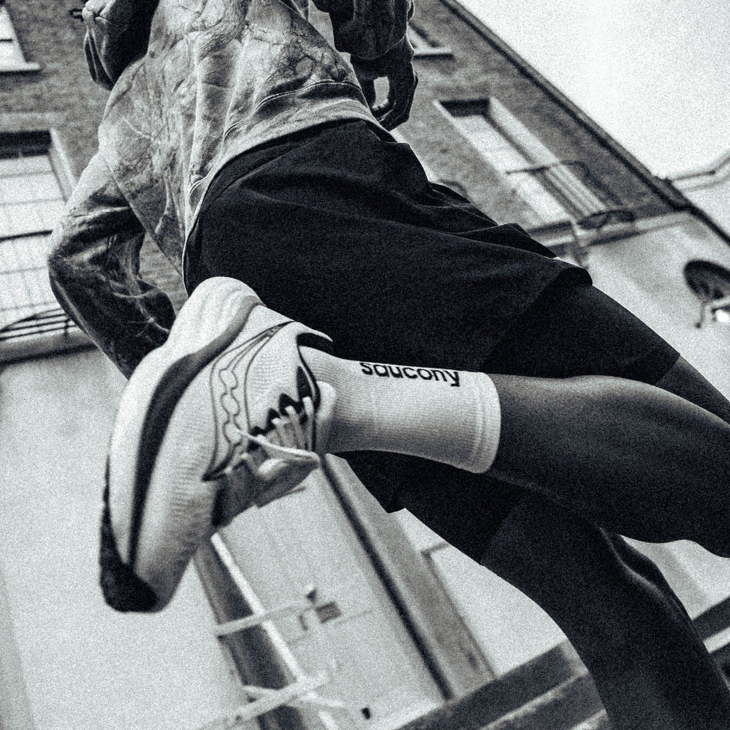 SAUCONY RIDE 19  Men's-
145 BLACK/PEWTER/
172 WHITE/CRIMSON