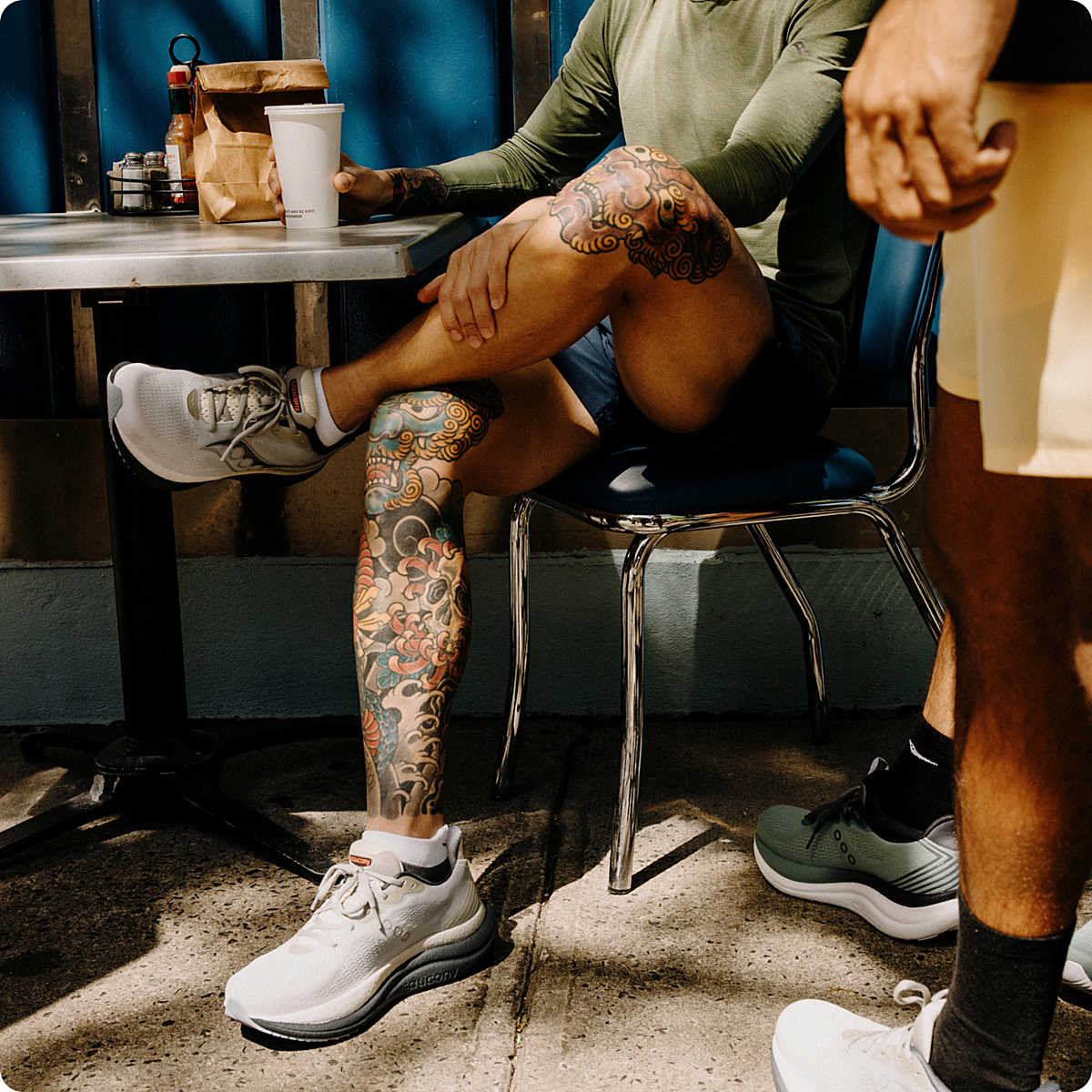 SAUCONY TRIUMPH 23 -SHADOW/VIZI