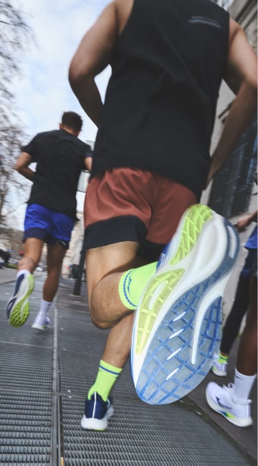 MIZUNO NEO ZEN 2-
01 White/Estate Blue/Lightning Yellow